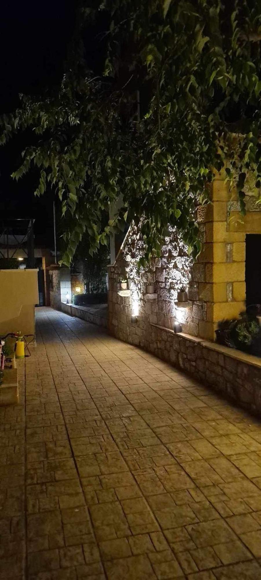 Finikes Apartment *