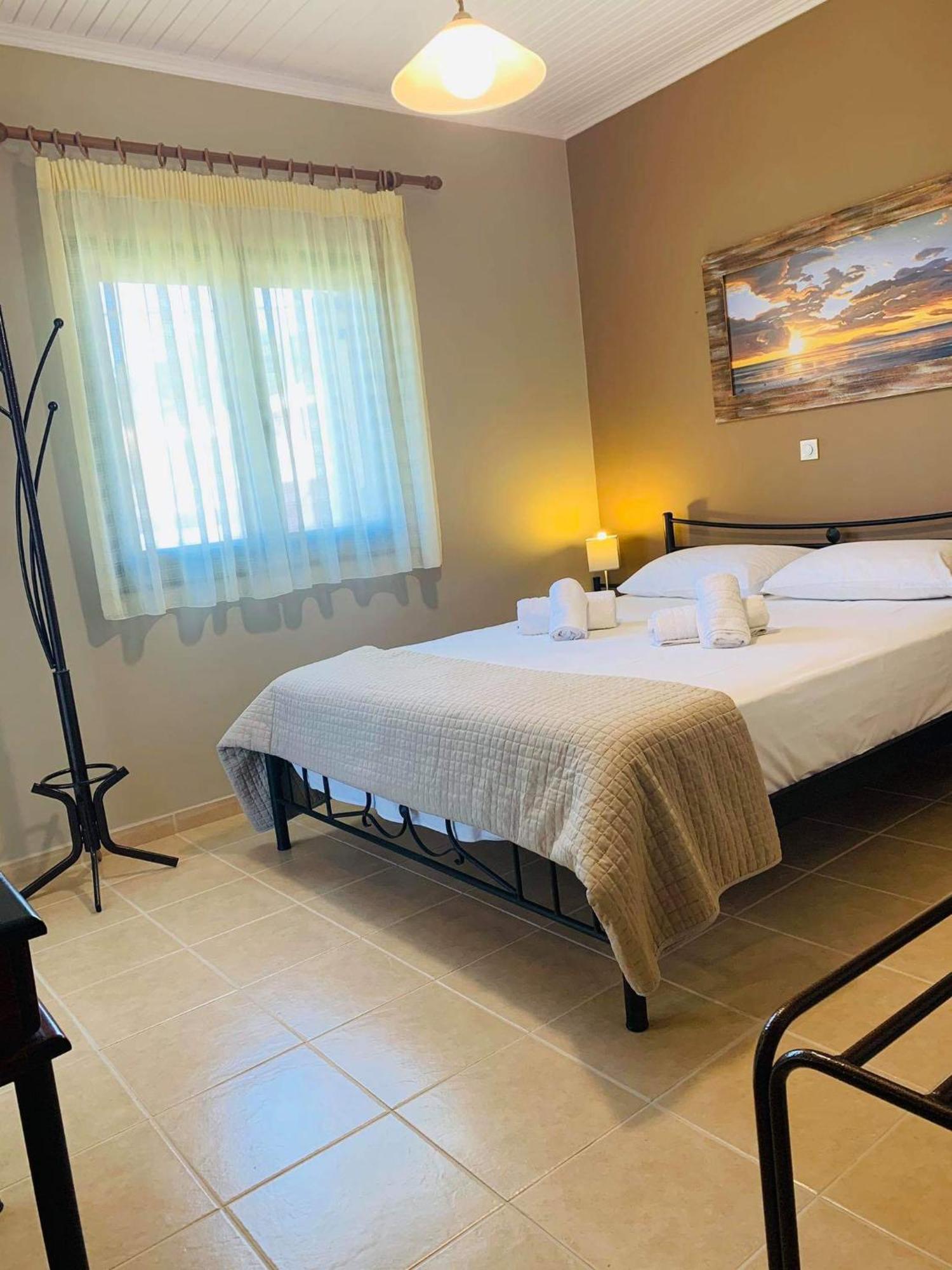 Finikes Apartment Stoupa