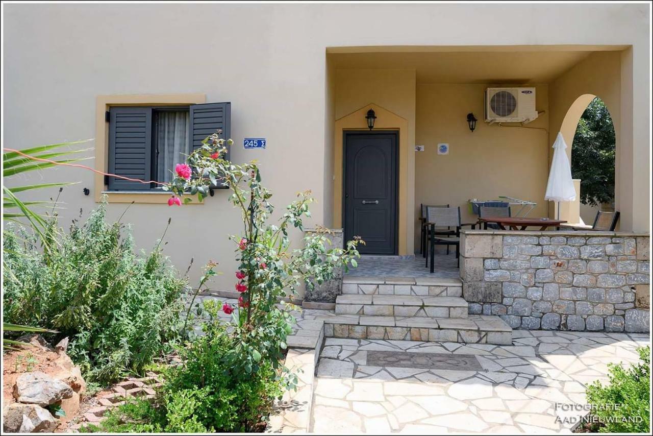 Apartment Finikes *